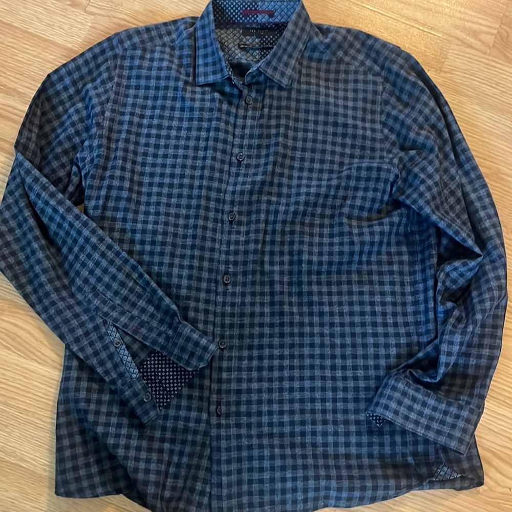 Ted Baker London Button Up Neck size 4‎